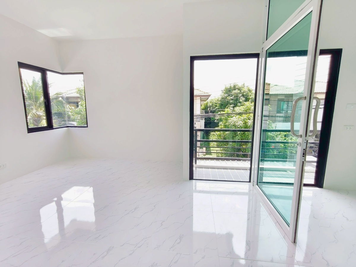 รูป บ้านโซนลำลูกกา ใกล้ตลาดเลอมาเช่ หมู่บ้านฟ้าปิยรมย์ คลอง6 โซนเนตโต้  นัดชมเลย 085-318-6868 - รูปที่ 23/27