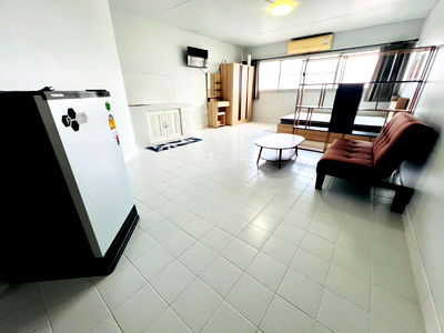 คอนโด เมืองทองธานี : Popular Condo เมืองทองธานี ห้องริม 32 ตรม. ชั้น 10 เฟอร์ฯ เครื่องใช้ไฟฟ้าครบ รีโนเวทใหม่