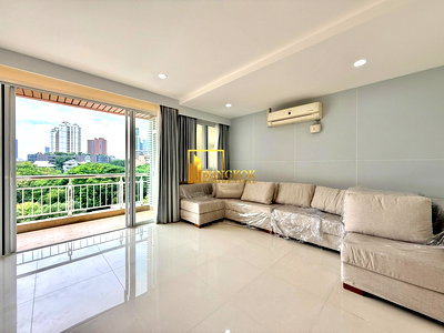 Condos for rent : The Rise 39 | Modernized 2 Bedroom Condo in Phrom Phong - BR16811CD