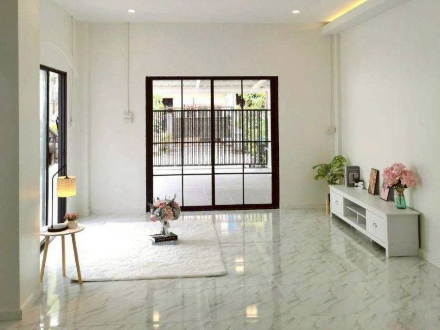 รูป บ้านโซนรามอินทรา ถนนพระยาสุเรนทร์ 35 หมู่บ้านเพชรไพลิน ใกล้ห้างแฟชั่นไอแลนด์ นัดชมบ้านเลย 085-318-6868 - รูปที่ 3/17