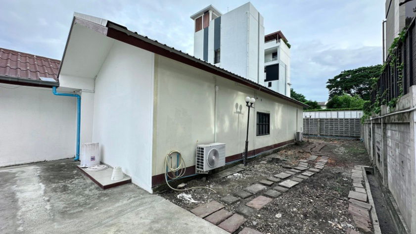 รูป ✨ ให้เช่าบ้านเดี่ยว 1 ชั้น ลาดพร้าว 71–ซอยนาคนิวาส 39 9 ห้องนอน 6 ห้องน้ำ เนื้อที่รวม 220 ตร.ว. (แปลงใหญ่สุดในโซน) เชื่อมต่อหลายเส้นทาง - รูปที่ 10/13