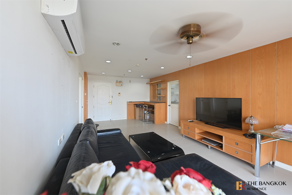 picture Looking for an owner for this special unit Serene Place near BTS Phrom Phong - 6/10