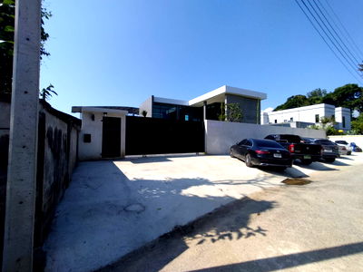 เช่าสำนักงาน ถนนสมโภชเชียงใหม่ 700 ปี  : ให้เช่าตึกสำนักงาน Office  2  ชั้น  6 ห้องน้ำ 1  ห้องครัว  5  ที่จอดรถ