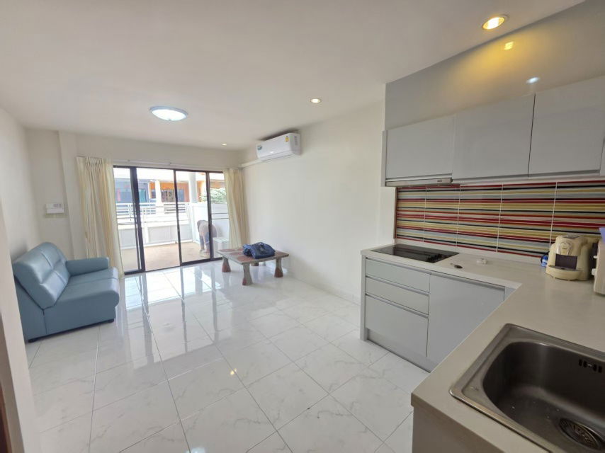 picture Pattaya Detached House with Private Swimming Pool in Soi Pornprapanimitr 3 near Pattaya Bangkok Expressway  - 7/17