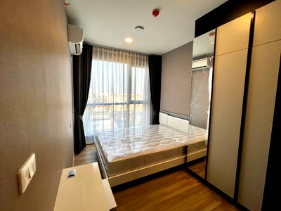 Condos for rent : For Rent  🏢✨  THE STAGE Mindscape Ratchada - Huaikhwang  MRT Huaikhwang  Interested, add Line @255ghzjq. Add @ too. ꔛ