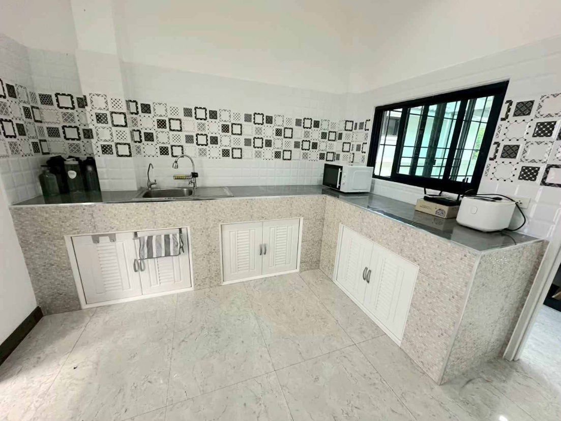 รูป บ้านใหม่ให้เช่า บ้านชั้นเดียวหลังใหญ่ เฟอร์ครบพร้อมอยู่ เลี้ยงสัตว์ได้ T.0946511456 - รูปที่ 14/15