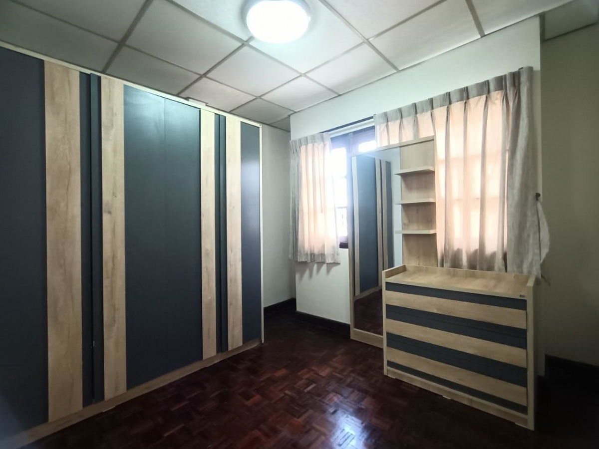 รูป ให้เช่า ทาวน์โฮม 2 ชั้น 4 ห้องนอน 2 ห้องน้ำ หมู่บ้านสายลม แจ้งวัฒนะ - รูปที่ 6/13