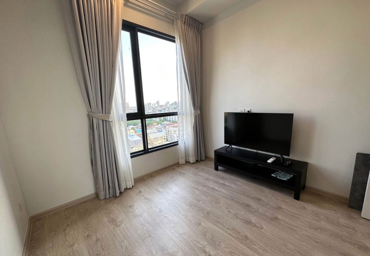 picture The Tree Pattanakarn - Ekkamai  - 9/10