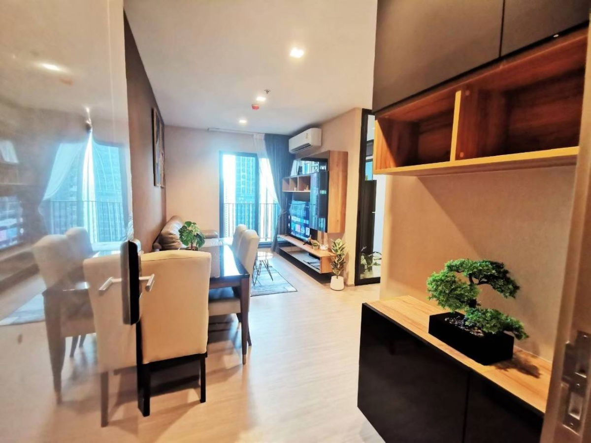 picture Available for rent! Life Asoke Rama9. Spacious 2 Bedroom with 50sqm. Special offerred 33K only. - 8/10