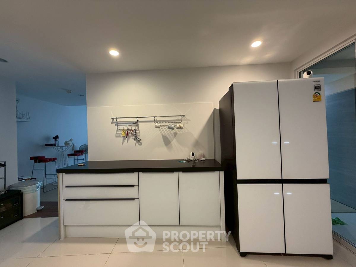 picture 3-BR Condo at Supalai Riva Grande close to Phra Ram 3 (ID 2379767) - 19/21