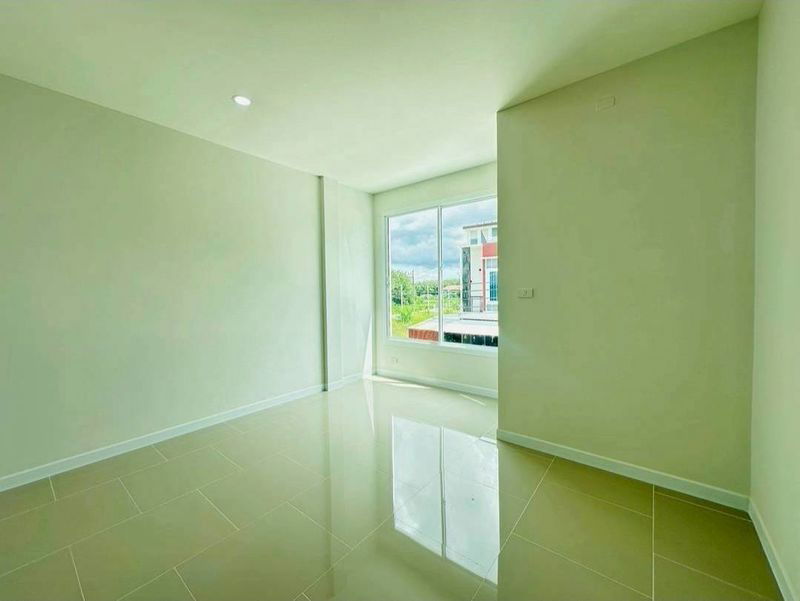 รูป ให้เช่าทาวน์โฮมใหม่ เดอะพีค มาบยางพร ซ่อย2 - รูปที่ 8/8