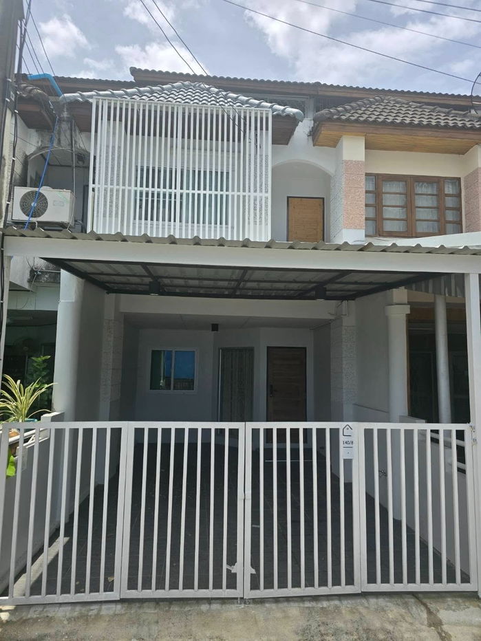 picture Two-story townhouse for rent with 4 bedrooms,2 toilets and 1 kitchen.  - 1/19
