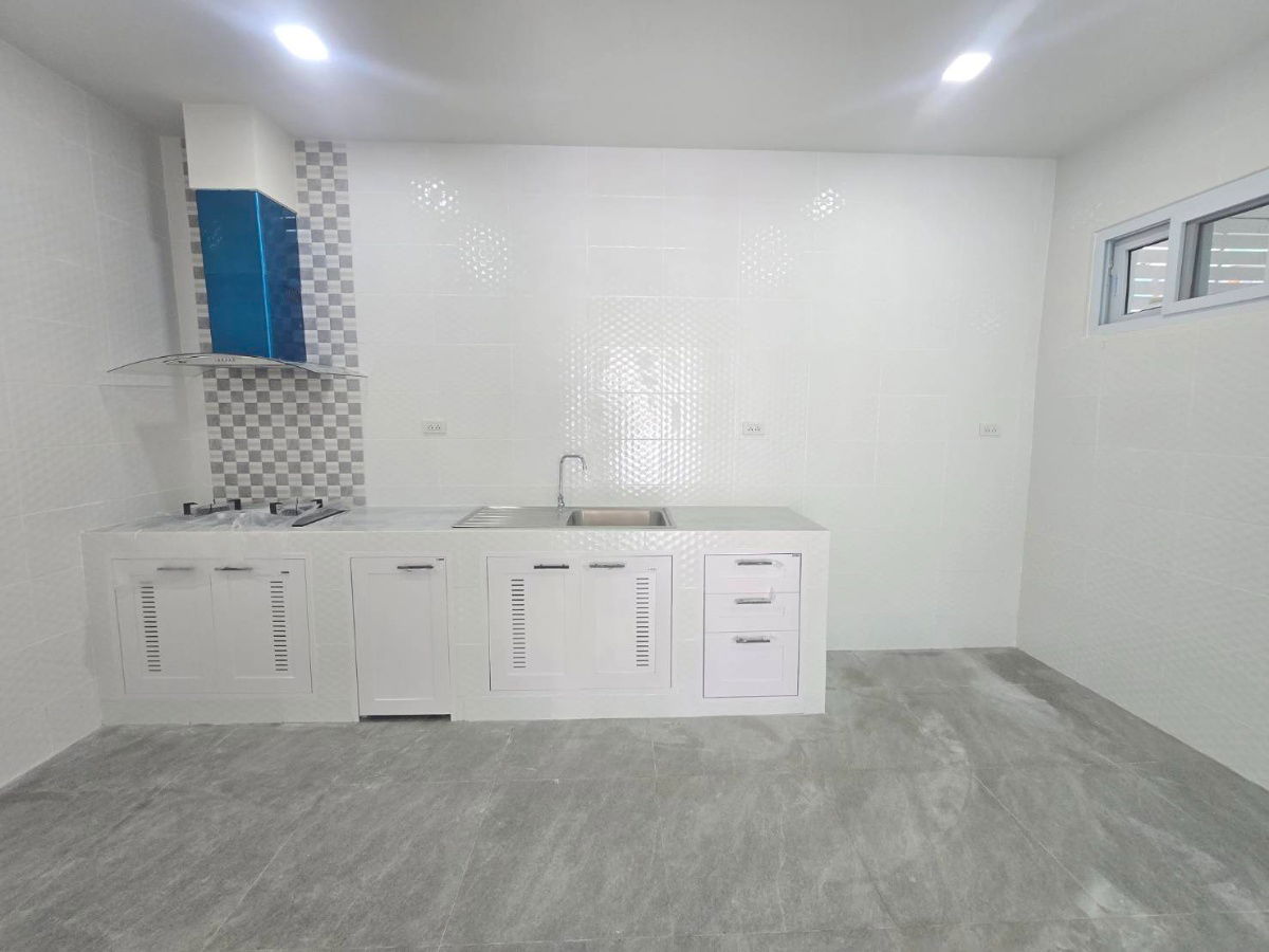 รูป Home Office แต่งใหม่ ม.อาร์เค บิซ เซ็นเตอร์ มอเตอร์เวย์–แอร์พอร์ตลิงค์ RK Biz Center Motorway–Airport link ทำเลดี ค้าขายได้ ติดถนนใหญ่ - รูปที่ 10/48