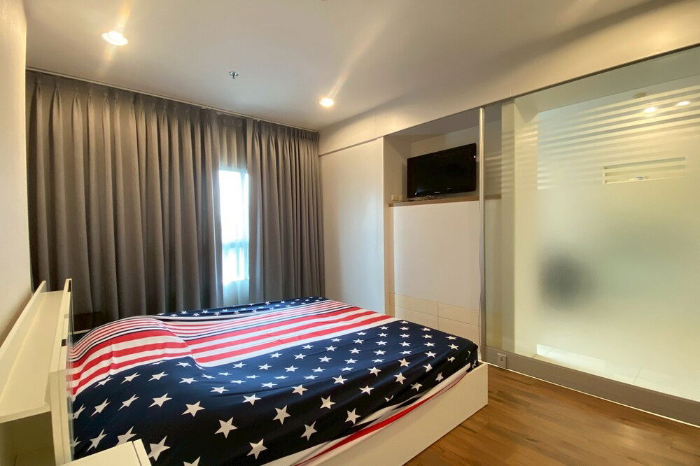 picture ðĨ For Sale !! big size, East Facing, rare item, Good location!!ðĨCode C20221204571...Q House Condo Sathorn, 1 bed, 1 bath, furnished, Special Deal!! - 8/9