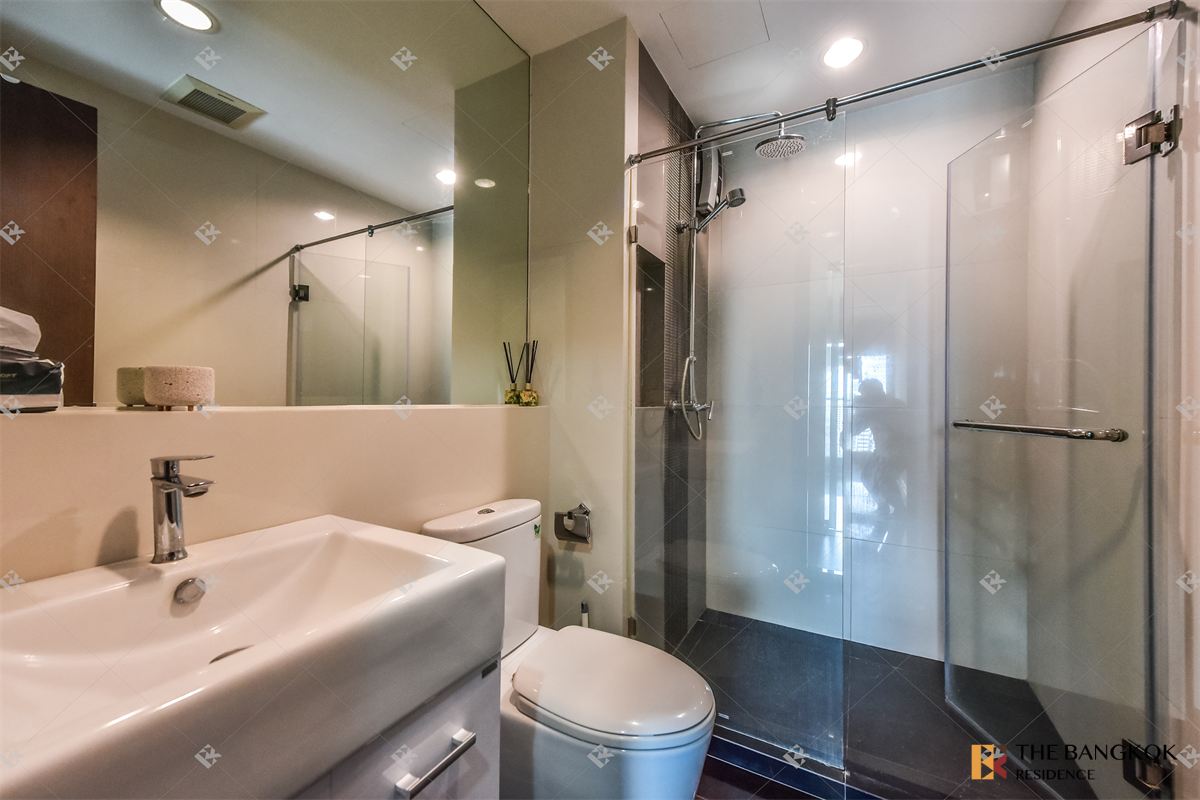 picture RHYTHM Sathorn-Narathiwas  Location Near Employment, Surrounded by Lifestyles - 2/10