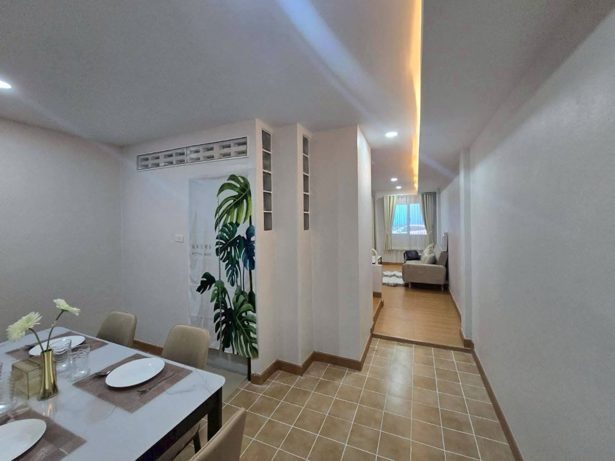 picture Two-story townhouse for rent with 4 bedrooms,2 toilets and 1 kitchen.  - 6/19