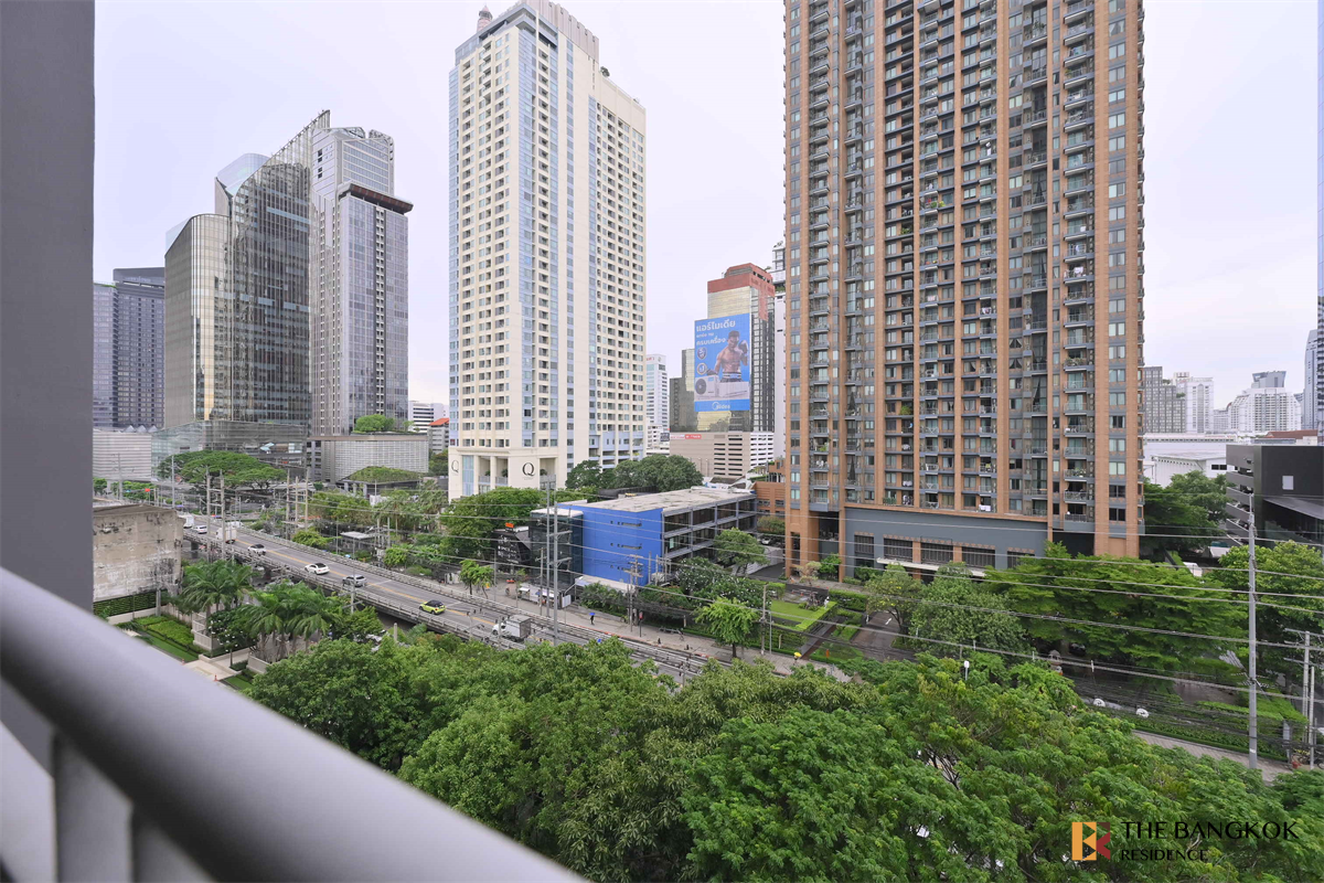 picture Move-in Ready, Just Bring Your Stuff The Address Asoke near MRT Phetchaburi Station - 1/10