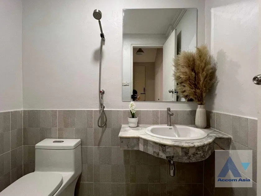 picture 🔼🔽 AccomA 📩 Home Office 5 BR Townhouse in Khlong Tan Nuea (AA44856) - 10/10