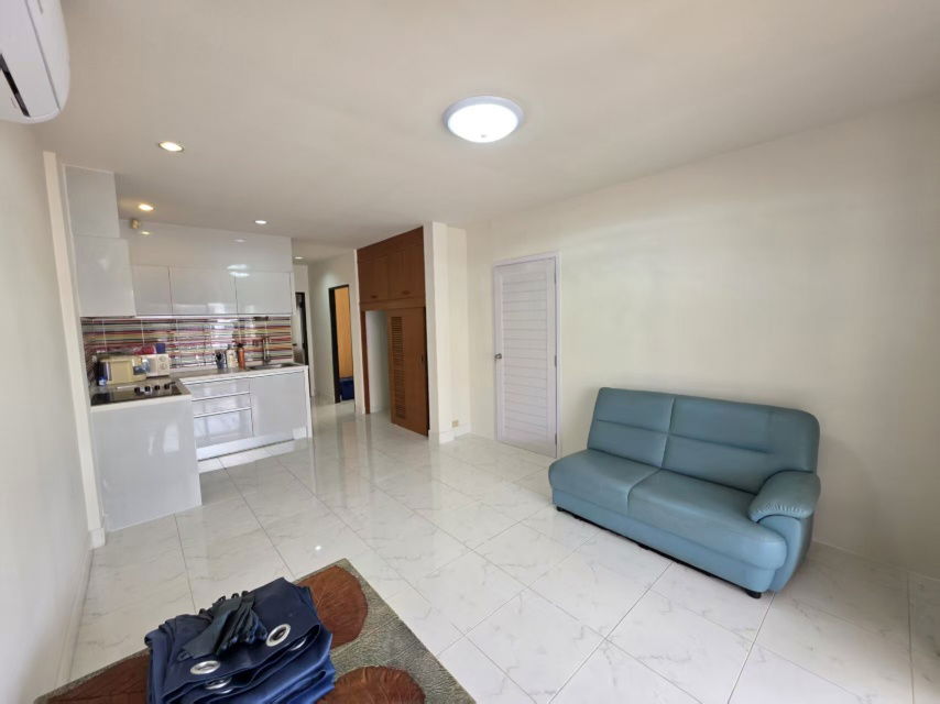 picture Pattaya Detached House with Private Swimming Pool in Soi Pornprapanimitr 3 near Pattaya Bangkok Expressway  - 6/17