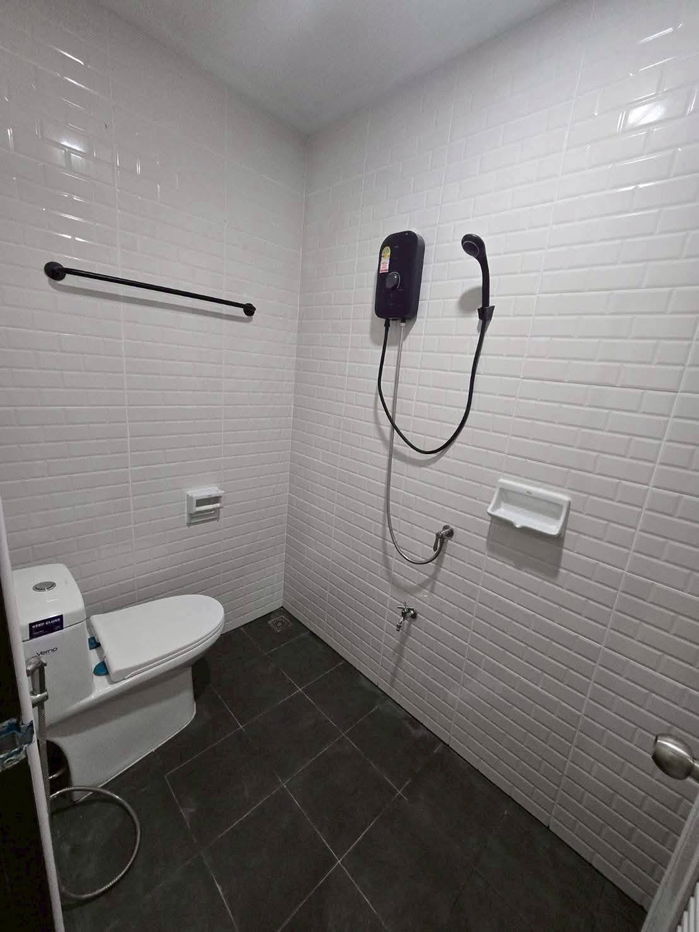 picture Two-story townhouse for rent with 4 bedrooms,2 toilets and 1 kitchen.  - 13/19