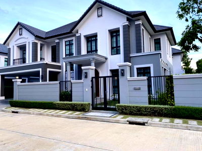 บ้านเดี่ยว ถนนบรมราชชนนี  : ขายบ้านเดี่ยว 2 ชั้น เดอะ พาลาซโซ่ ปิ่นเกล้า ตกแต่งพร้อมอยู่ ทำเลดี เดินทางสะดวก