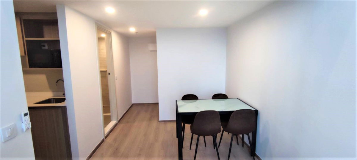 picture Available for rent: Life Rama 4 Asoke, Duplex room, fully furnished, complete with electrical appliances. Chao Phraya River view - 3/10