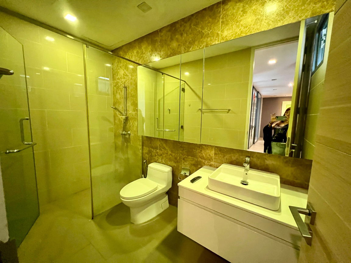 รูป ให้เช่าบ้านเดี่ยว 3 ชั้น สไตล์ Pool Villa โครงการ The Honor บ้านหรูหลังใหญ่ สระว่ายน้ำส่วนตัว ทำเลเลียบด่วน เอกมัย–รามอินทรา เลี้ยงสัตว์ได้ - รูปที่ 41/46