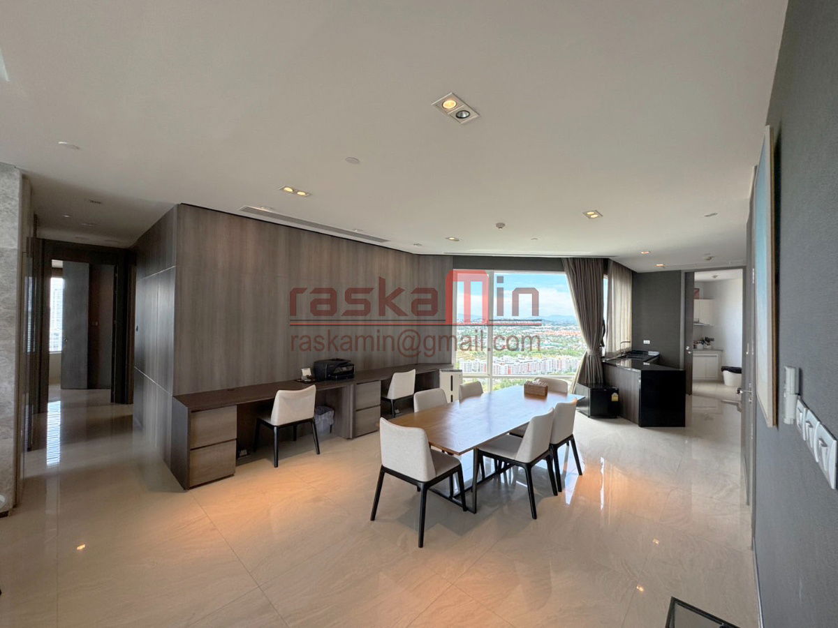 picture For Sale – Spacious 4-Bedroom Condo at Reflection Jomtien - 7/31