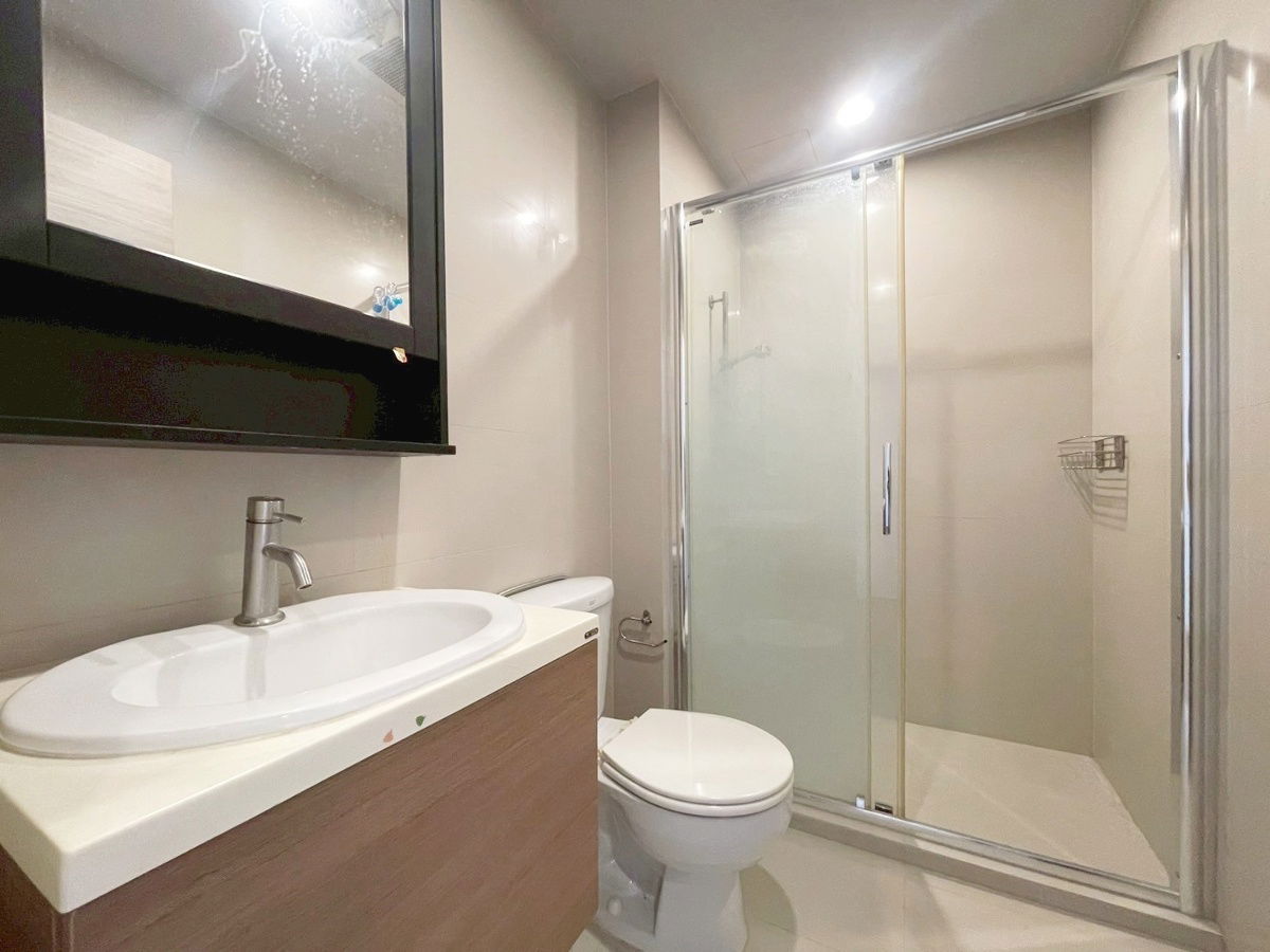 picture 💎Condo for Sale Hive Taksin – Empty Room, Great View, 24th Floor - 11/13