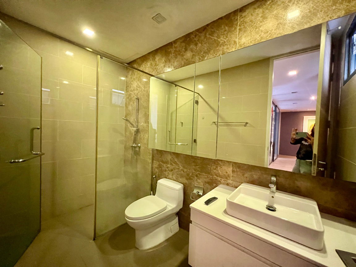 รูป ให้เช่าบ้านเดี่ยว 3 ชั้น สไตล์ Pool Villa โครงการ The Honor บ้านหรูหลังใหญ่ สระว่ายน้ำส่วนตัว ทำเลเลียบด่วน เอกมัย–รามอินทรา เลี้ยงสัตว์ได้ - รูปที่ 26/46