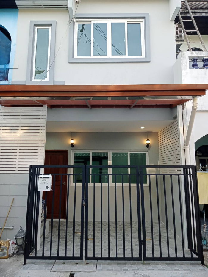 รูป ขายบ้านทาวน์เฮ้าส์ 2 ชั้น รีโนเวทใหม่สไตล์มินิมอล ทำเลรามคำแหง 106 - รูปที่ 2/20