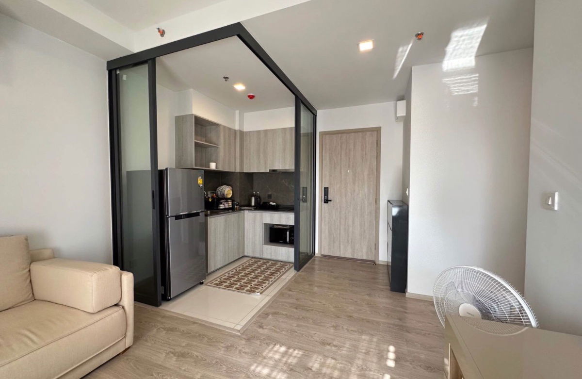 picture The Tree Pattanakarn - Ekkamai  - 2/10