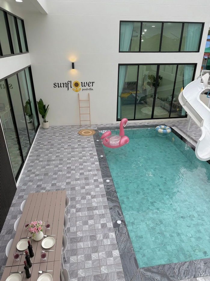 picture Selling pool villa style modern nearly Jomtien beach - 2/18