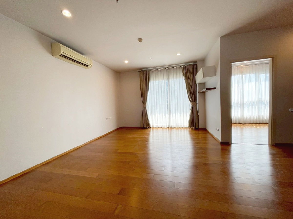 picture 💎Condo for Sale Hive Taksin – Empty Room, Great View, 24th Floor - 1/13