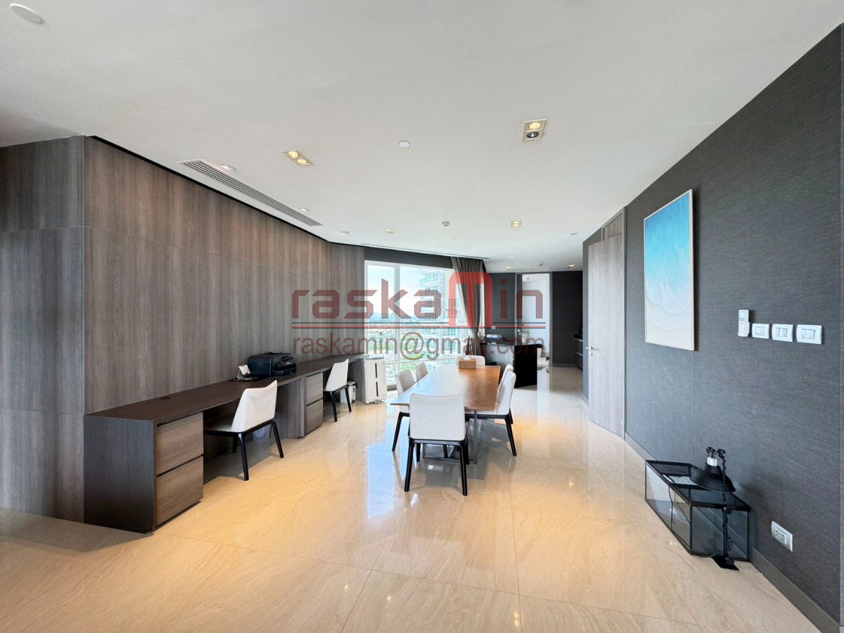 picture For Sale – Spacious 4-Bedroom Condo at Reflection Jomtien - 8/31