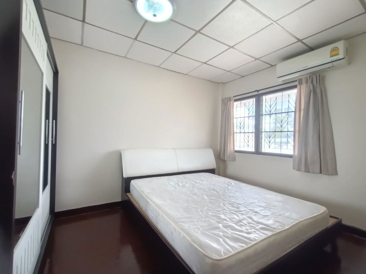 รูป ให้เช่า ทาวน์โฮม 2 ชั้น 4 ห้องนอน 2 ห้องน้ำ หมู่บ้านสายลม แจ้งวัฒนะ - รูปที่ 4/13