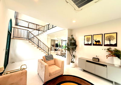 บ้านเดี่ยวให้เช่า : 🏡惠灵顿学校附近 (出租) | Narinsiri 曼谷格力他(4卧室,330平方米)