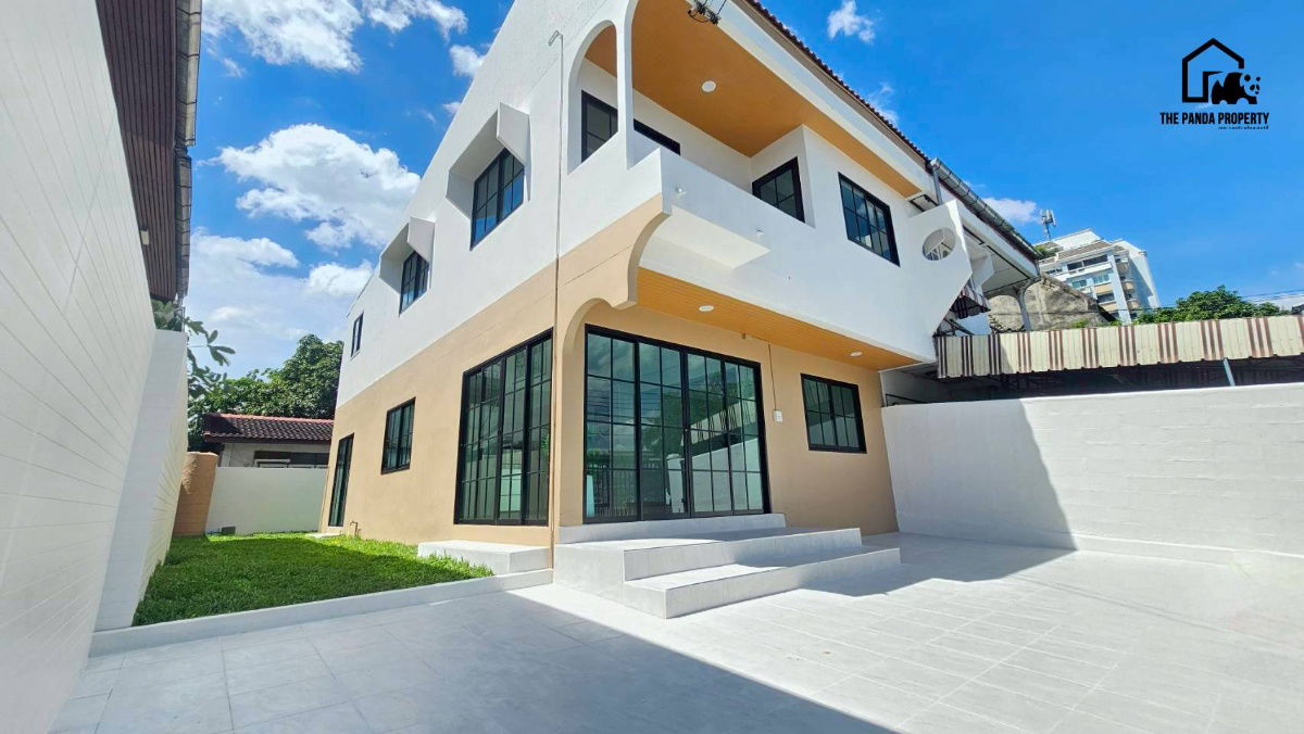 รูป บ้านสวย ทำเลบางนา–ลาซาล  ที่สุดของทำเล - รูปที่ 1/12