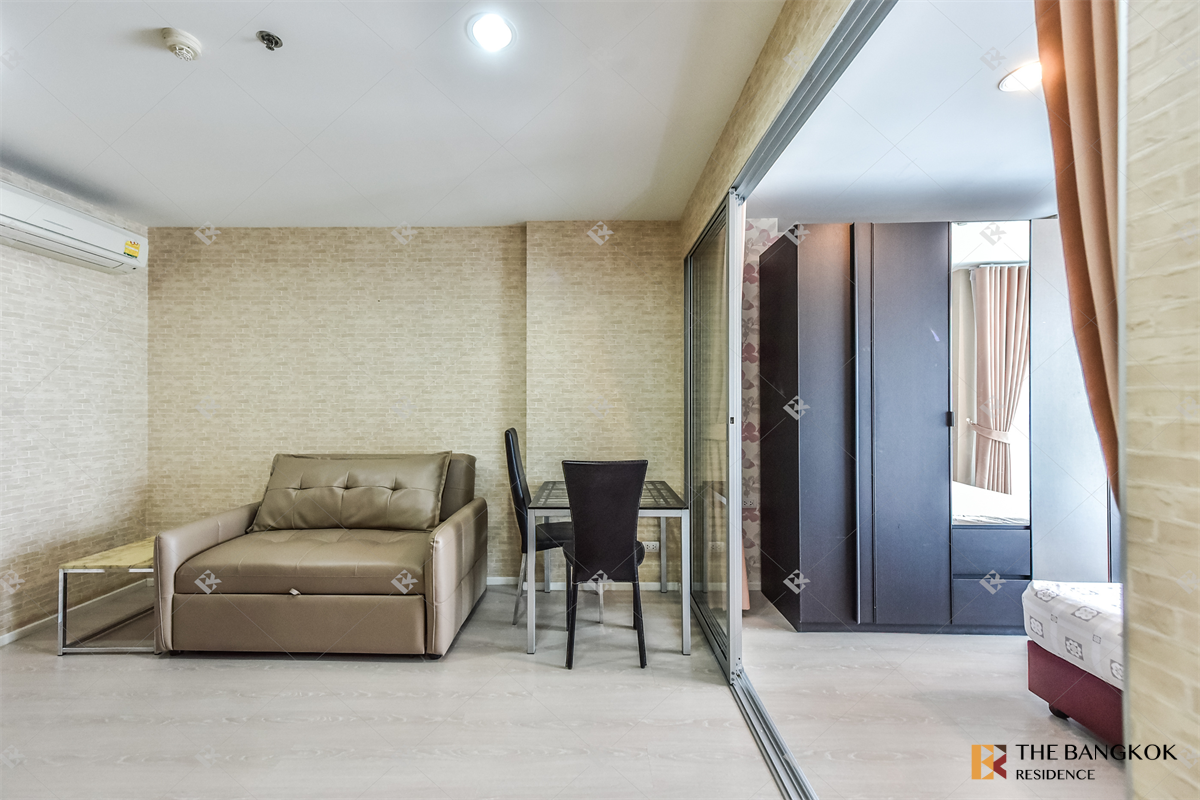 picture RHYTHM Sathorn-Narathiwas  Location Near Employment, Surrounded by Lifestyles - 6/10