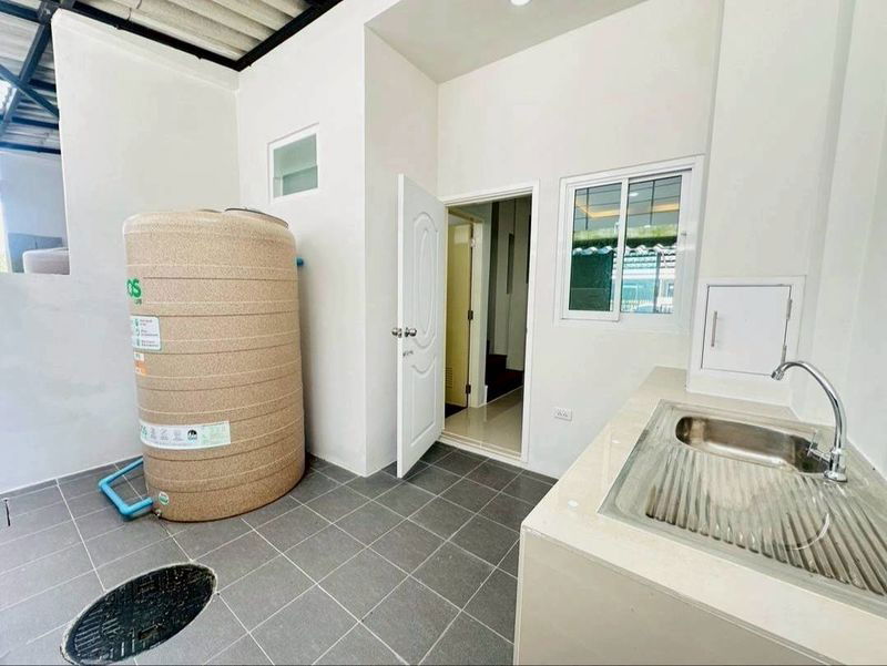 รูป ให้เช่าทาวน์โฮมใหม่ เดอะพีค มาบยางพร ซ่อย2 - รูปที่ 7/8