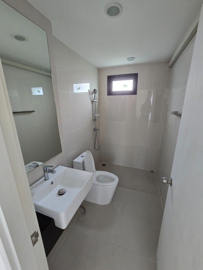 picture Estara Haven Pattanakan 20, near BTS On Nut, near an international school, near Big c, semi-detached house, empty house for rent 50k - 13/16