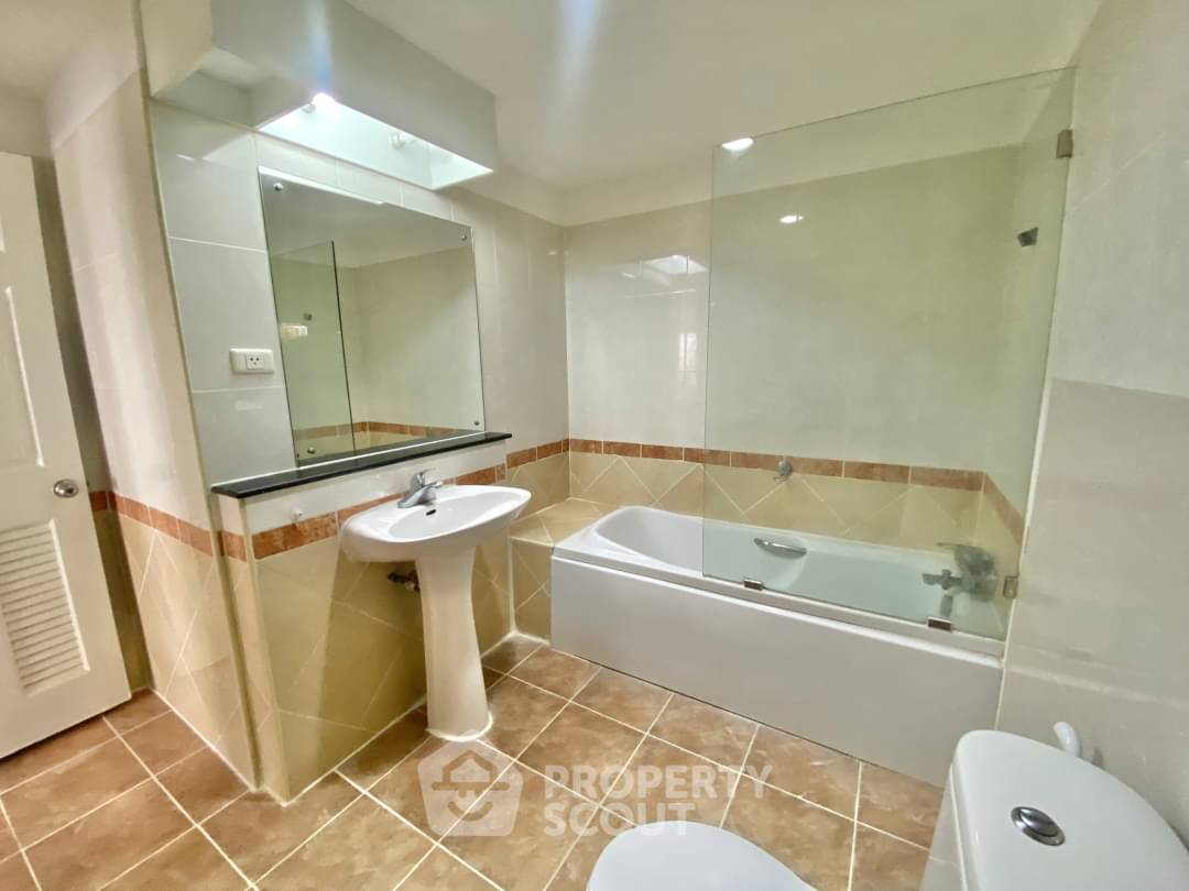 รูป คอนโด 2-ห้องนอน ที่ เดอะวอเตอร์ฟอร์ด ไดมอน ทาวเวอร์ สุขุมวิท ใกล้ BTS พร้อมพงษ์ (ID 1332373) - รูปที่ 12/18