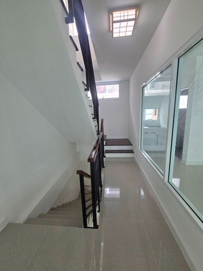 รูป Home Office แต่งใหม่ ม.อาร์เค บิซ เซ็นเตอร์ มอเตอร์เวย์–แอร์พอร์ตลิงค์ RK Biz Center Motorway–Airport link ทำเลดี ค้าขายได้ ติดถนนใหญ่ - รูปที่ 31/48