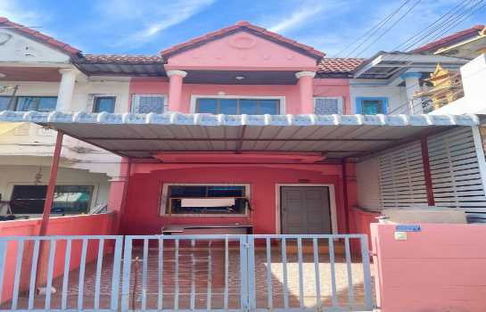 Townhouse for sale with tenant, 2 floors, Thip Mongkol Village, special price! 17 sq m, 2 floors