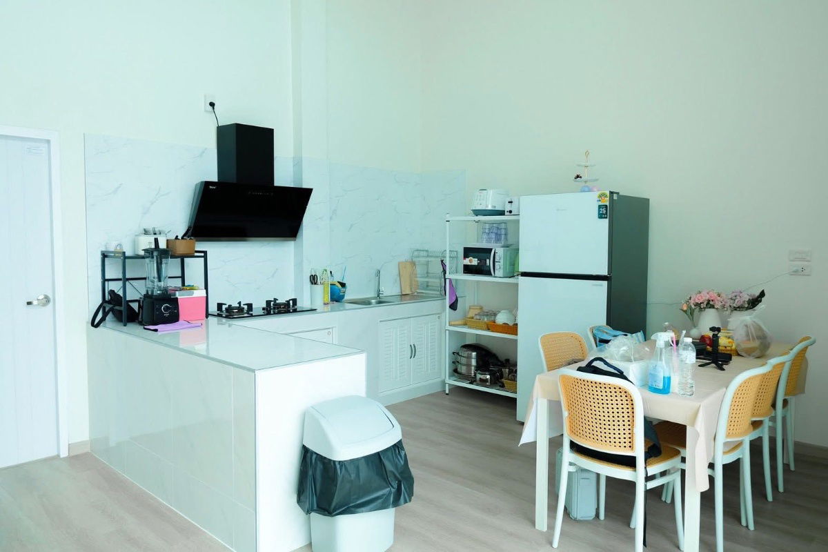 picture Selling pool villa style modern nearly Jomtien beach - 7/18