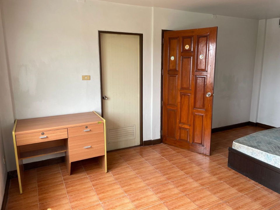 รูป ให้เช่าทาวเฮาส์3 ชั้น  หลังมุม 4 ห้องนอน ลาดปลาเค้า ซอย 72 - รูปที่ 7/23