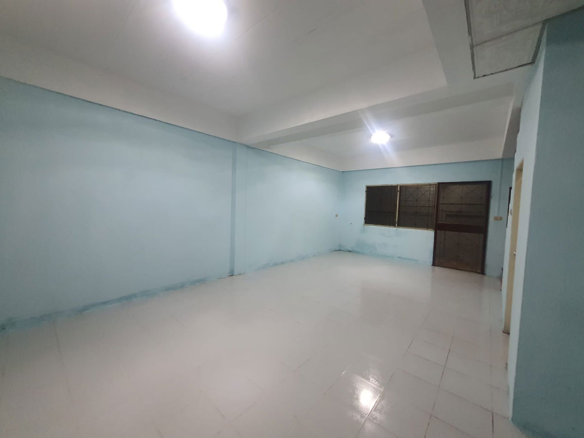 รูป ให้เช่าบ้านทาวน์เฮ้า 2 ชั้น ซอยท่าอิฐ หมู่บ้านร่มรื่นวิลล์ 2 ใกล้ MRT ไทรม้า - รูปที่ 2/14