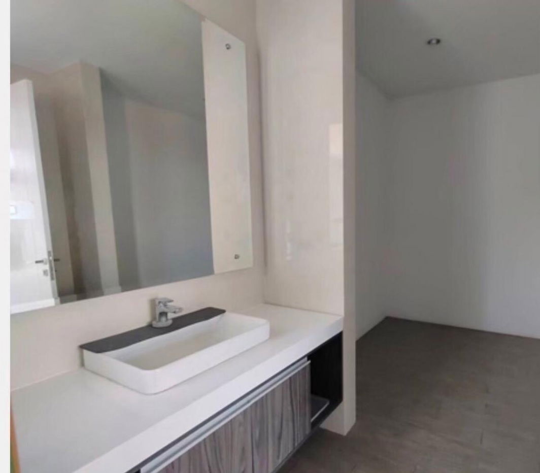 รูป 🏢 ให้เช่า Home Office 3 ชั้น Modern Luxury TownHome 📍 ทำเลทอง ติดถนนประชาชื่น - รูปที่ 6/12