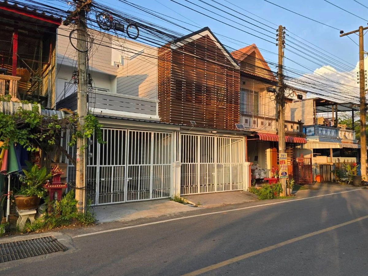 picture Two-storey townhouse for rent  with  2 bedrooms   and 2 toilets. - 16/17