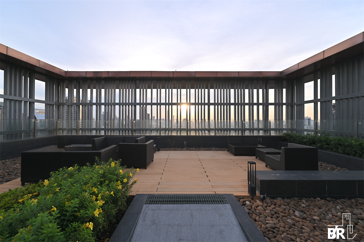 picture Life Asoke near MRT Phetchaburi Station Best Location Condo for City Dwellers - 8/9